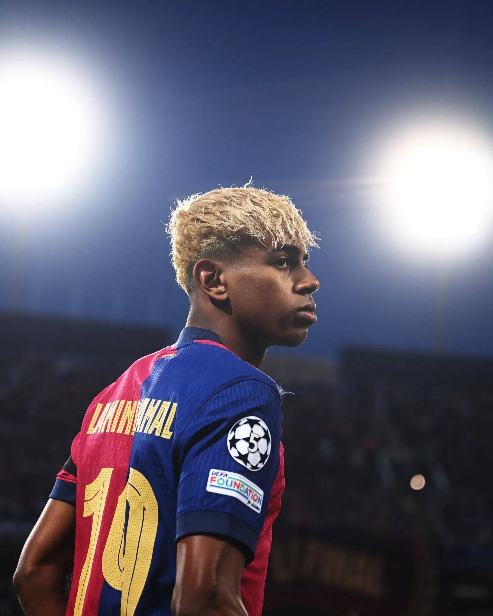 欧冠赛程吃紧，底特律活塞转会期伤情更新，悬念犹存，心理建设被强调(巴萨逆转巴黎全场回放)